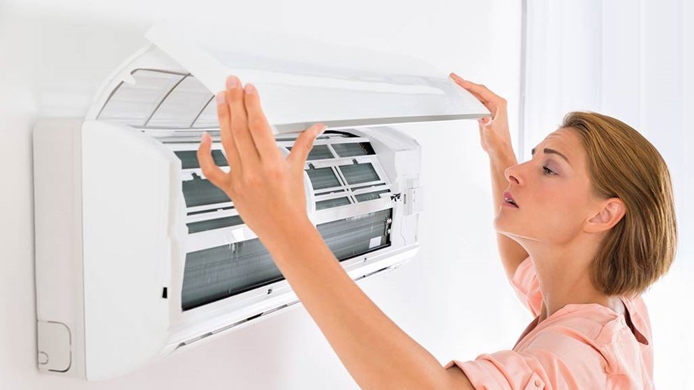 how to clean the filter on an air conditioner