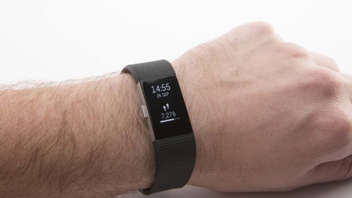 fitbit charge 2 vs gear fit 2 pro