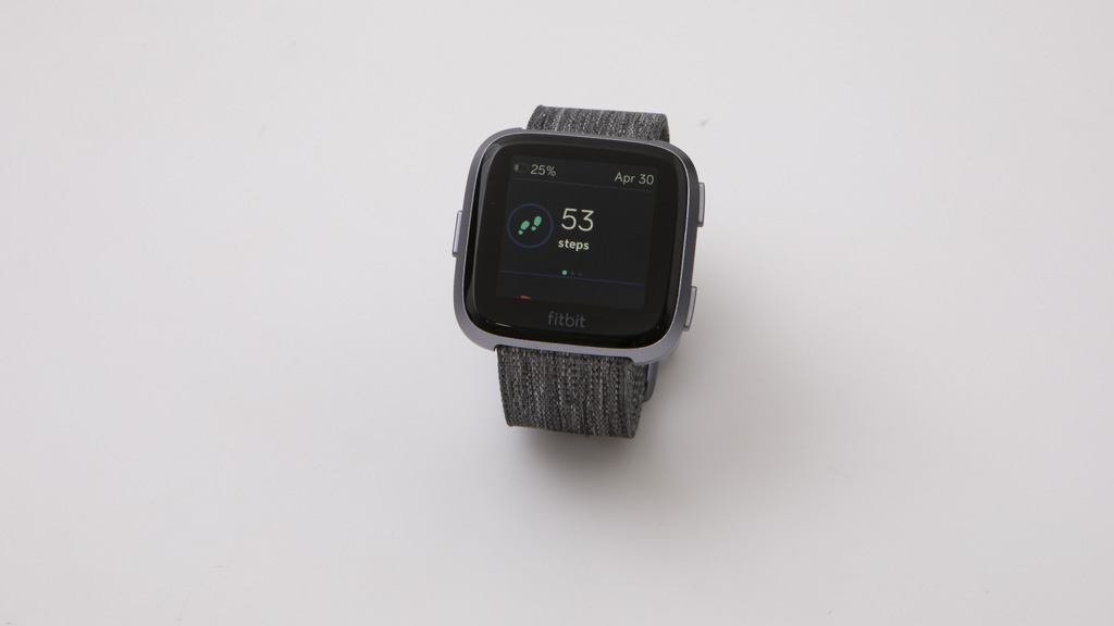 fitbit versa not tracking steps