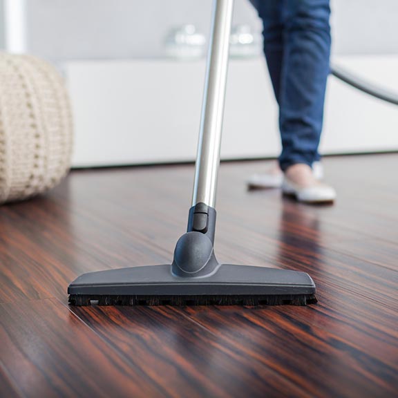 vacuum on wooden floors sq