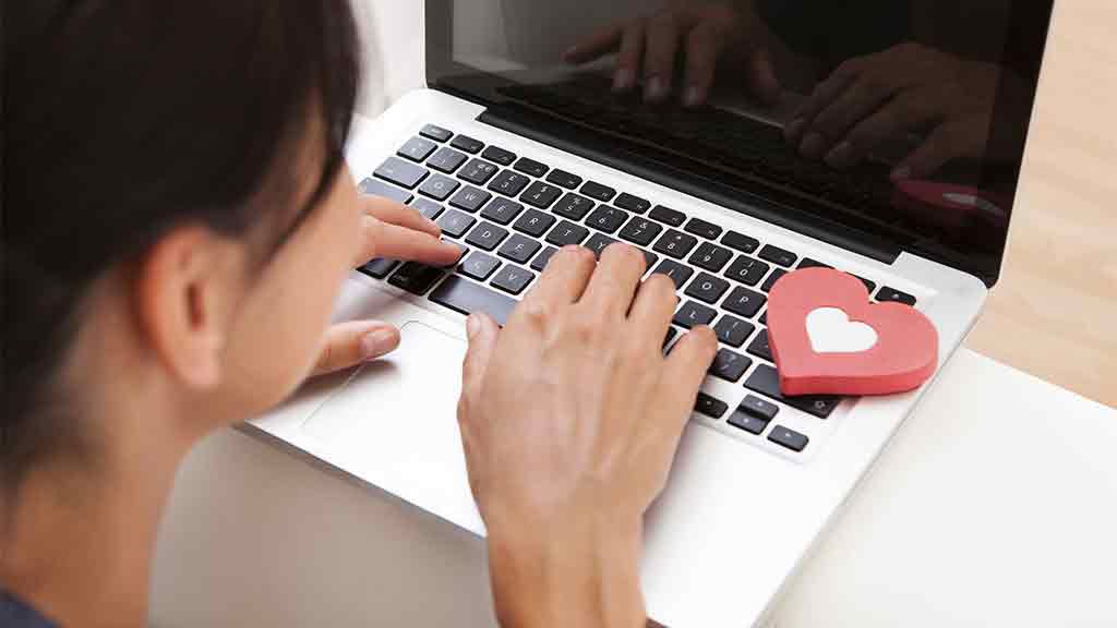 Online dating 7 safety tips - Valentine’s gift for all