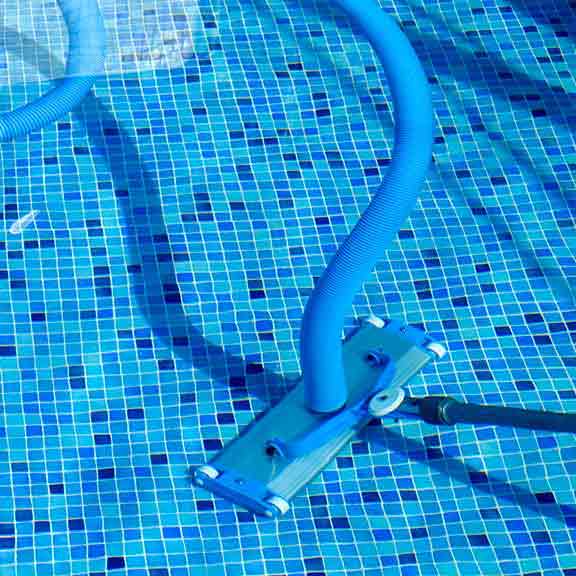 pool cleaning hose in pool square