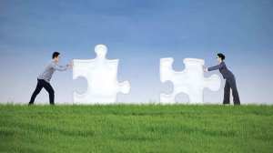 life coaching lead ns two people holding puzzles pieces