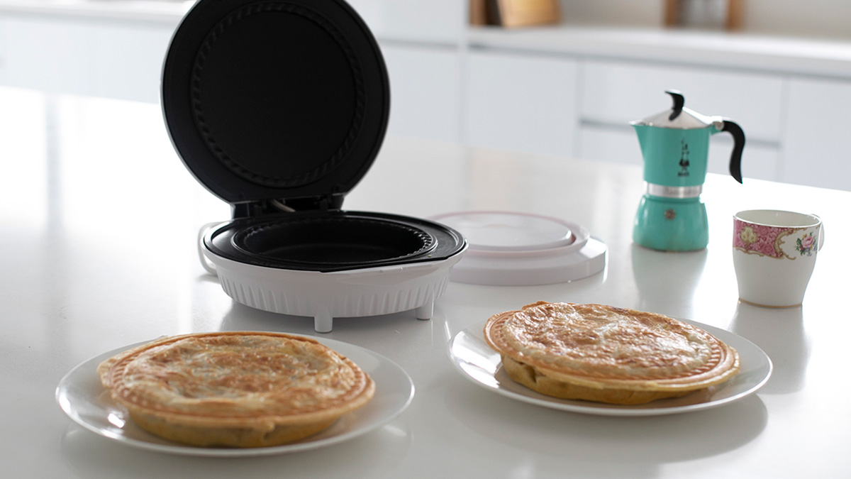 Kmart Family Pie Maker vs oven baked pie on counter top lead