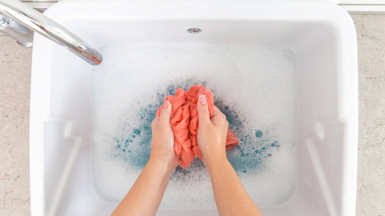 washing_clothes_in_laundry_grey_water