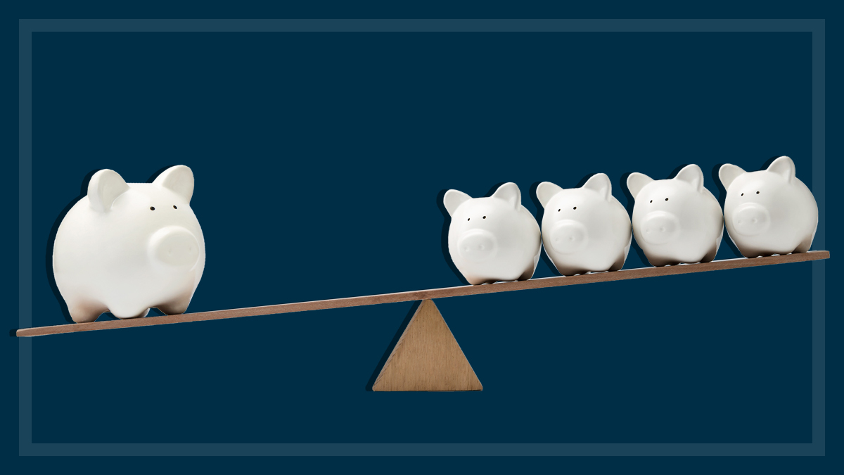 piggybanks_of_varying_sizes_on_balance