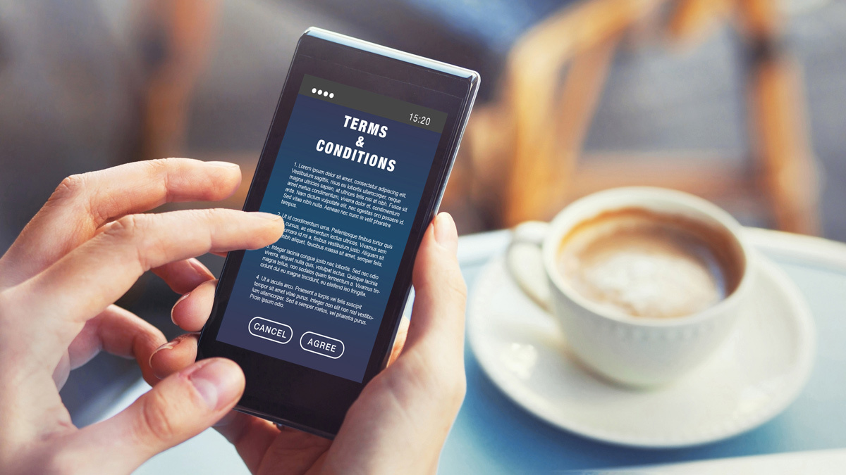 looking_over_travel_terms_and_conditions_during_a_pandemic