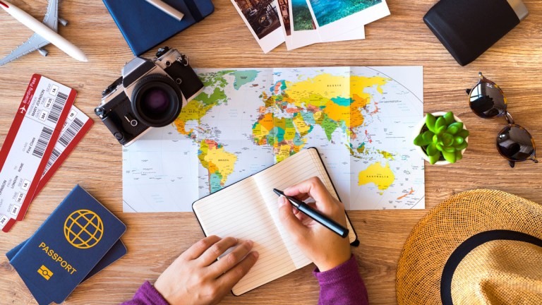 making_a_checklist_before_travel