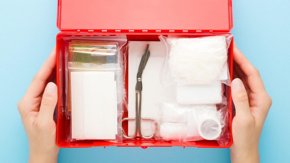 contents of a first aid kit
