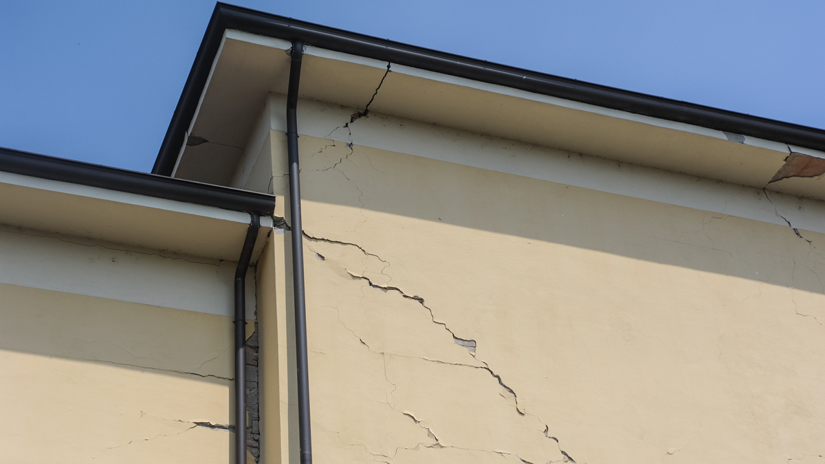 apartment_building_in_need_of_repair