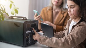 using_a_portable_power_station