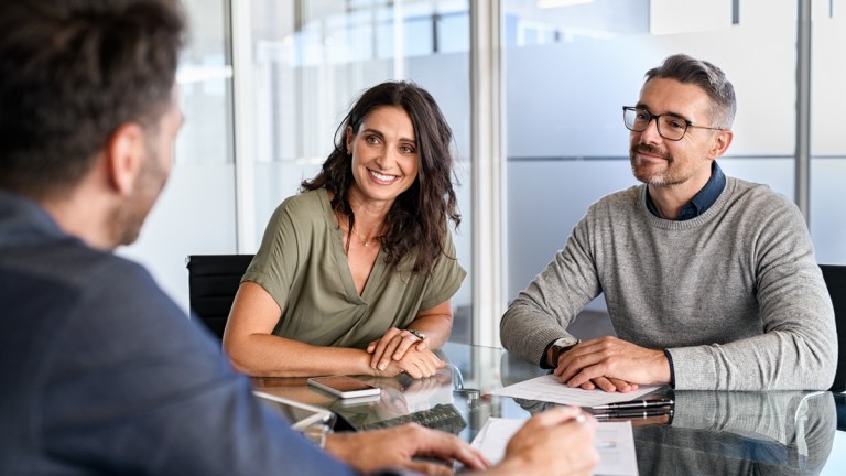 couple_discussing_annuity_options_lead
