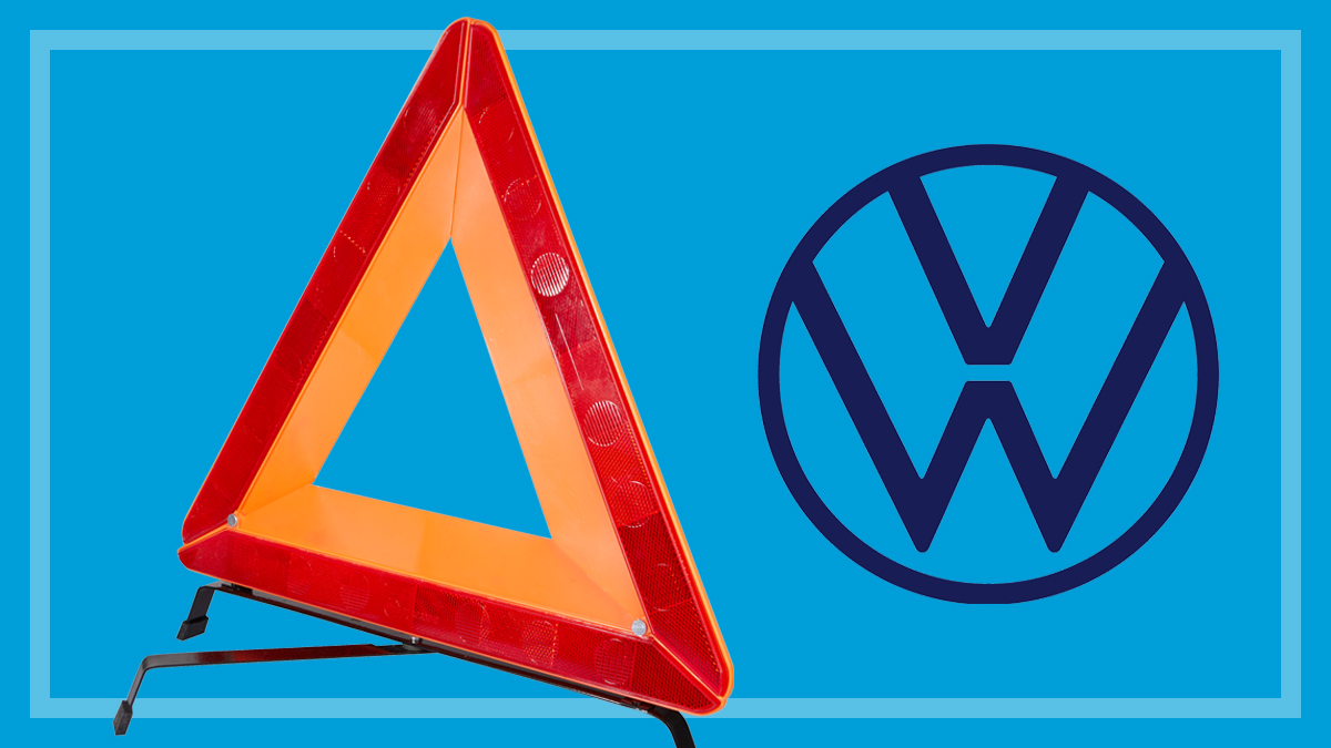 emergency_stop_breakdown_sign_and_volkswagen_logo
