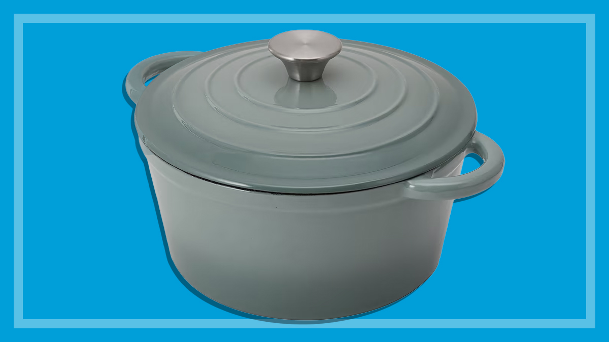 kmart_dutch_oven_on_blue_background
