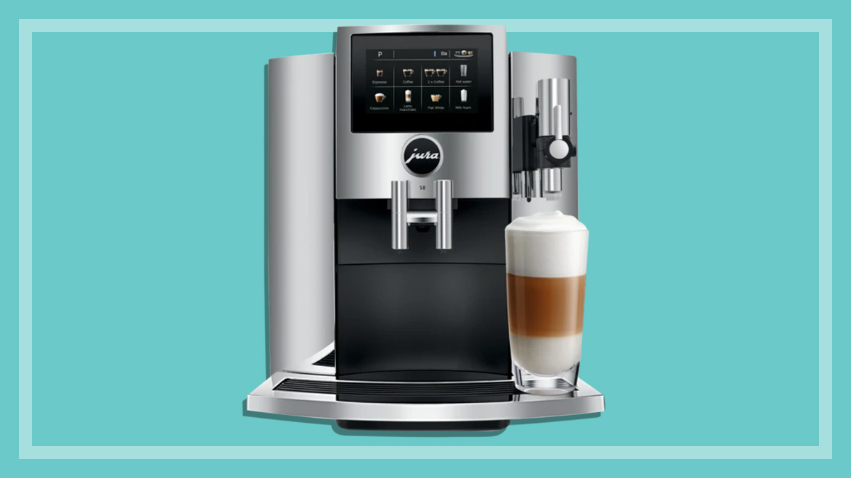 JURA_coffee_machine_on_teal (1)