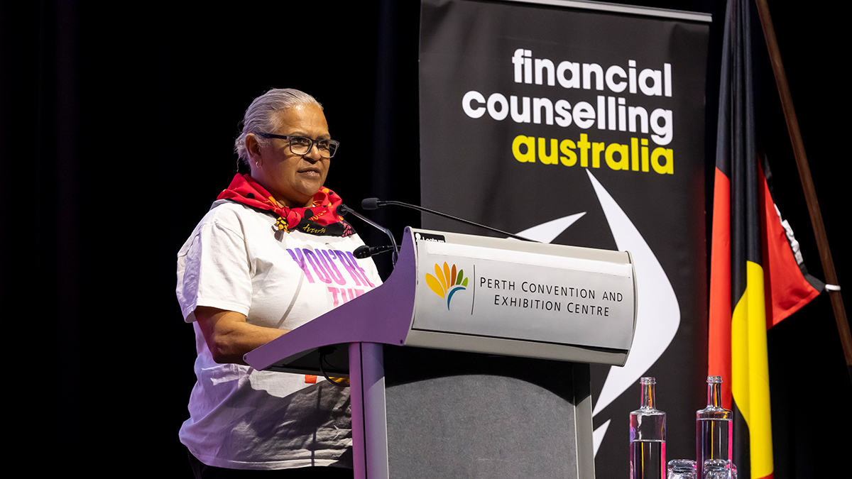 lynda edwards speaking at the perth convention and exhibition centre
