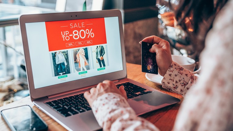 person_sale_shopping_online_on_laptop