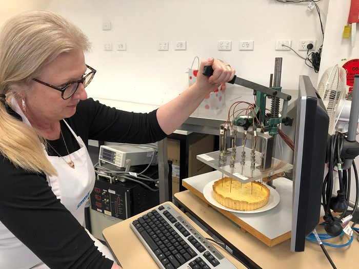 fiona_mair_testing_quiche_temperature2