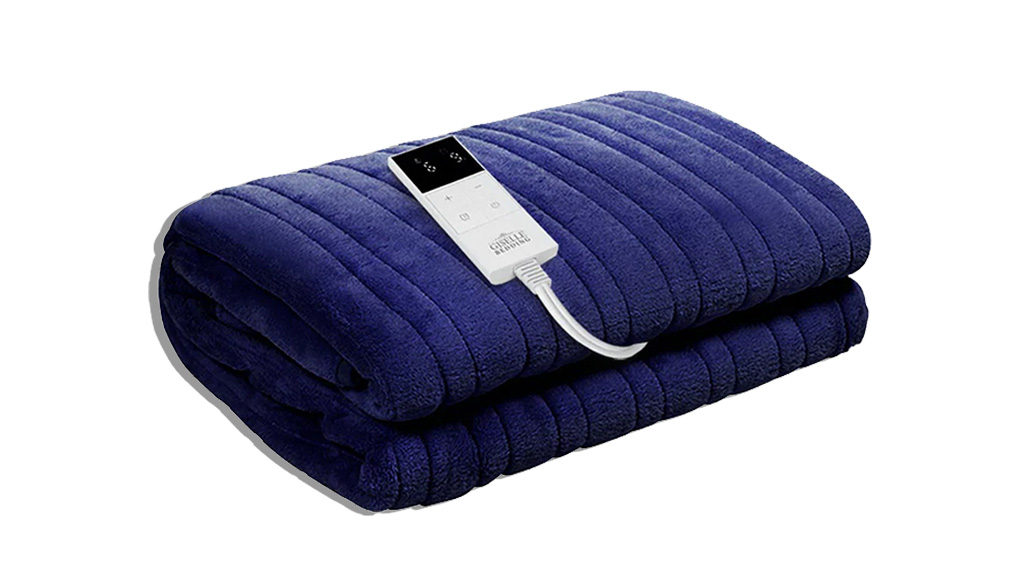 Heated throw blankets