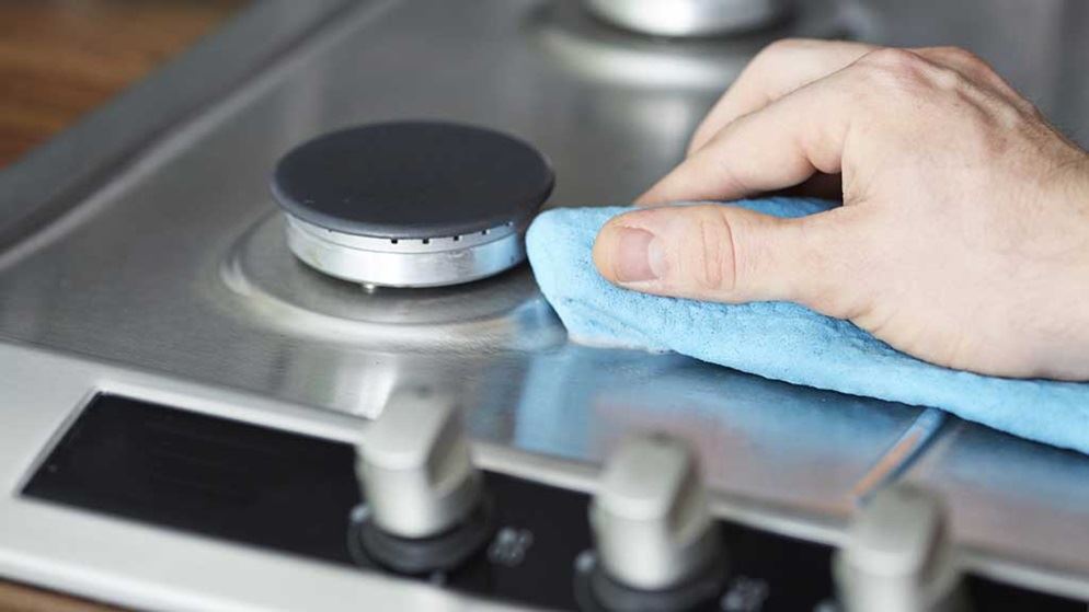 Cleaning stoves and cooktops Kitchen